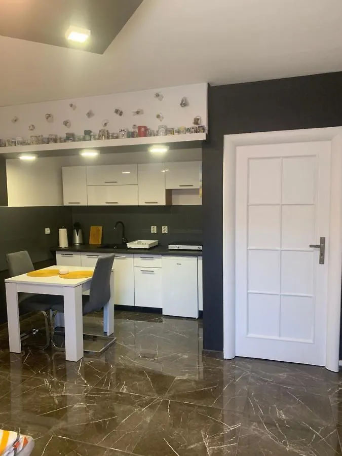 Studio Dama Blizina Amfiteatra I Bus Kolodvora ,Besplatan Privatni Parking,Self-Check- In 0*, Pula Croatia