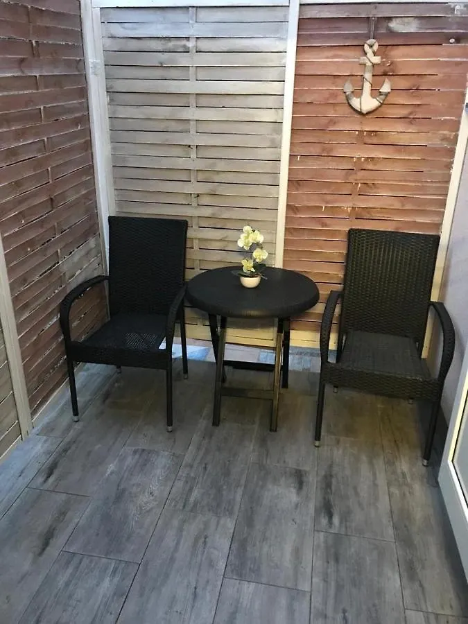 Studio Dama Blizina Amfiteatra I Bus Kolodvora ,Besplatan Privatni Parking,Self-Check- In Apartment Pula