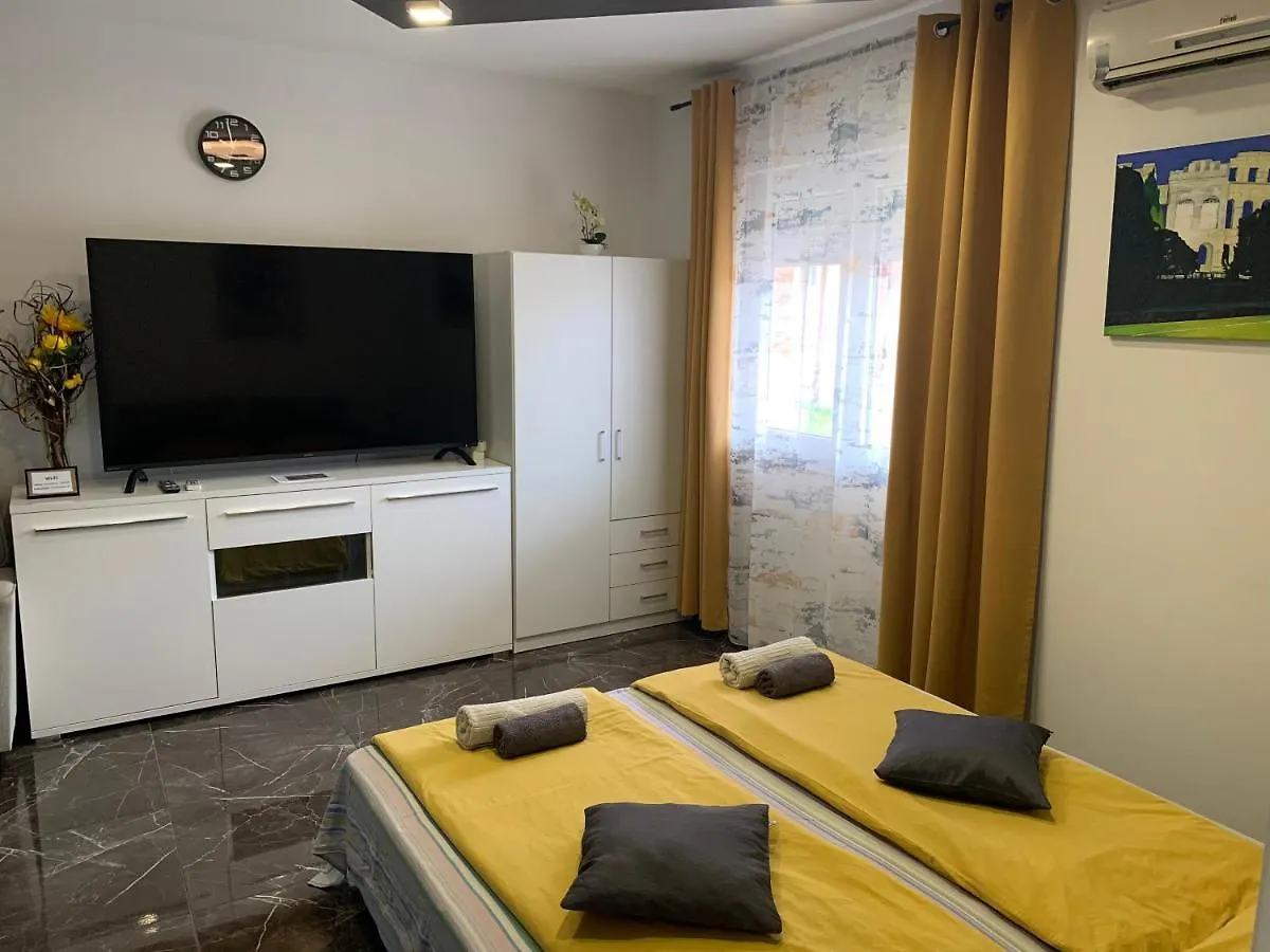 Studio Dama Blizina Amfiteatra I Bus Kolodvora ,Besplatan Privatni Parking,Self-Check- In