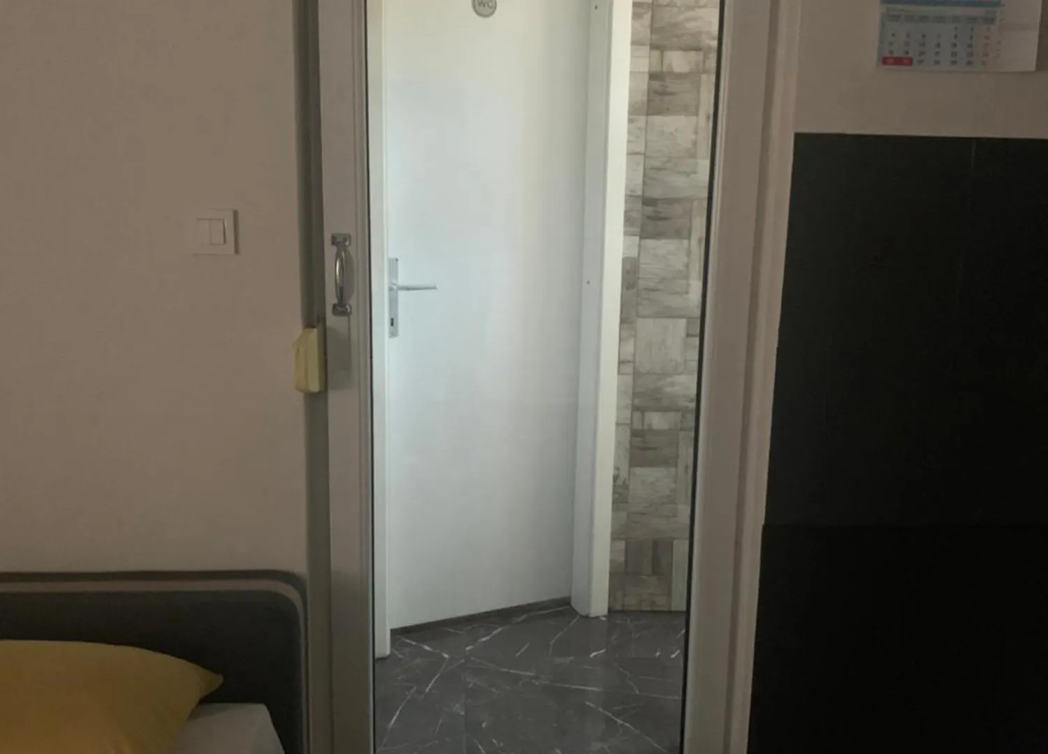 Studio Dama Blizina Amfiteatra I Bus Kolodvora ,Besplatan Privatni Parking,Self-Check- In